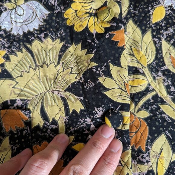 Quilted vintage floral bomber jacket,  size M, wonderful colour scheme - Picture 8 of 9